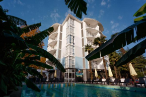 Отель Sunrise Garden Hotel 3*  Гагра